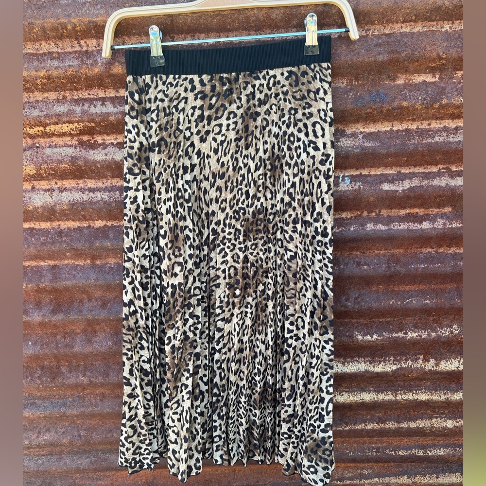H&M leopard skirt